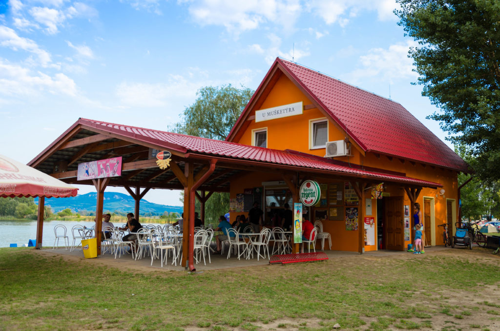 cpt_shops_logoObčerstvení a půjčovna šlapadel U Mušketýra